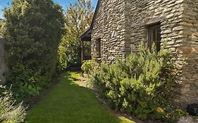 Maytime Cottage - Arrowtown Holiday Home